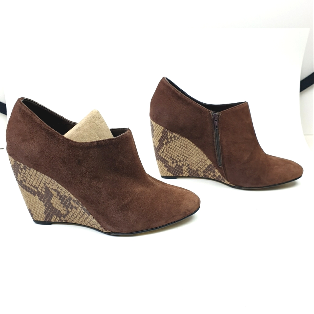 Beverly Feldman Booties brown suede snake print wedge 4" zipped up almond toe 7